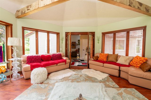 989 Mccabe Avenue, Ada, MI 49301