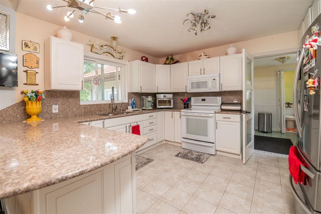 989 Mccabe Avenue, Ada, MI 49301