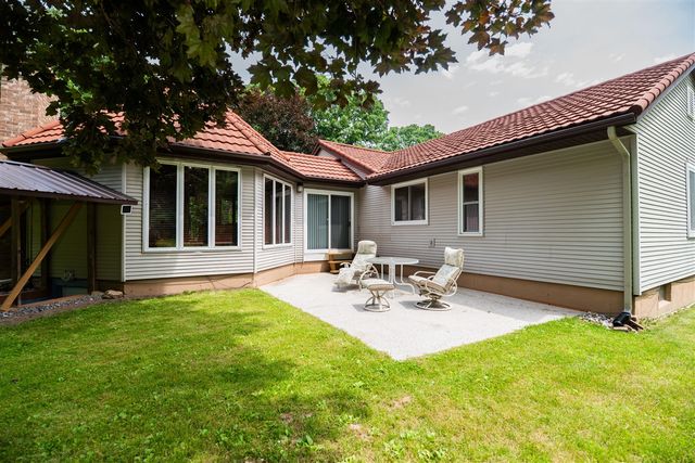 989 Mccabe Avenue, Ada, MI 49301