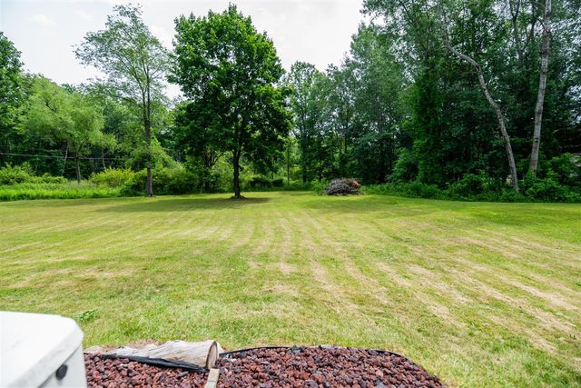 989 Mccabe Avenue, Ada, MI 49301