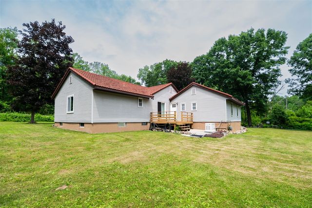 989 Mccabe Avenue, Ada, MI 49301