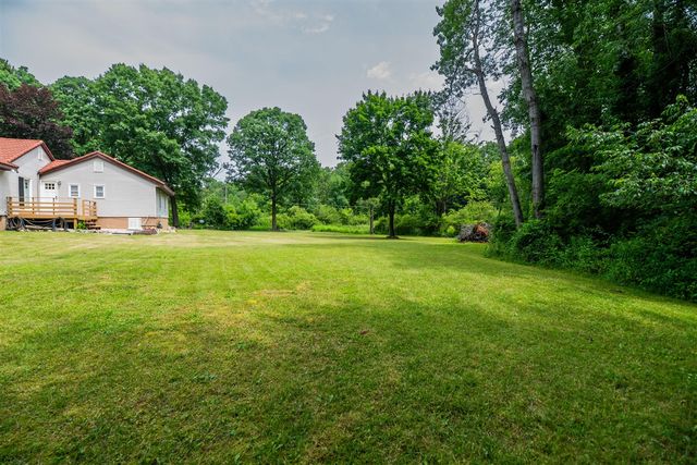 989 Mccabe Avenue, Ada, MI 49301