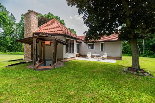 989 Mccabe Avenue, Ada, MI 49301