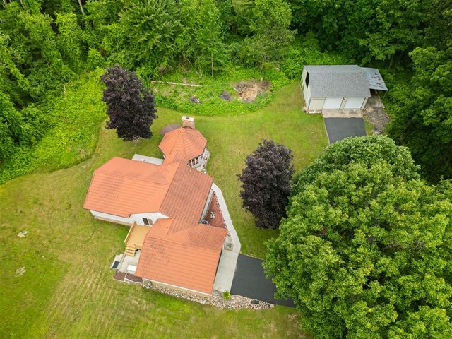 989 Mccabe Avenue, Ada, MI 49301