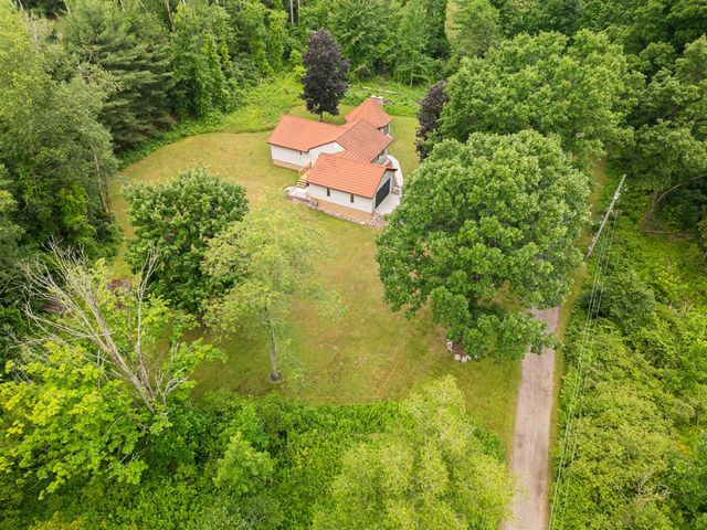 989 Mccabe Avenue, Ada, MI 49301