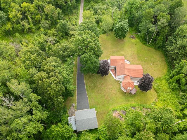 989 Mccabe Avenue, Ada, MI 49301