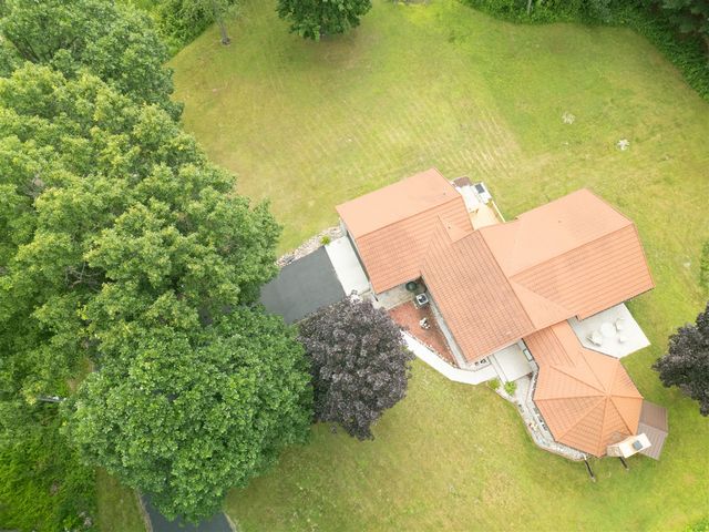 989 Mccabe Avenue, Ada, MI 49301
