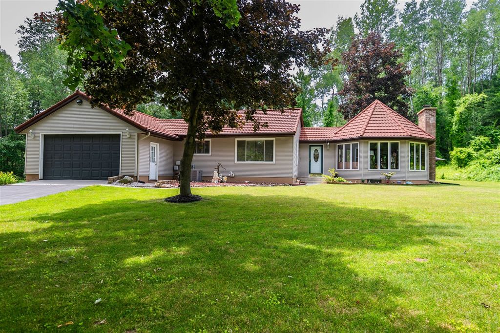 989 Mccabe Avenue, Ada, MI 49301