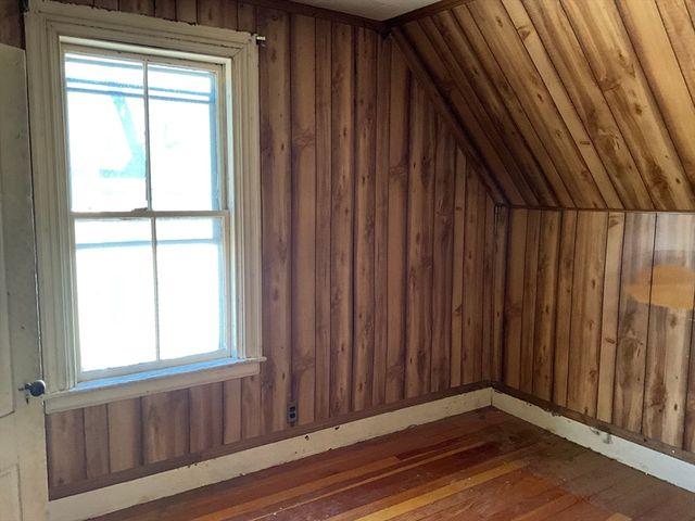 107 West St, Boston, MA 02136