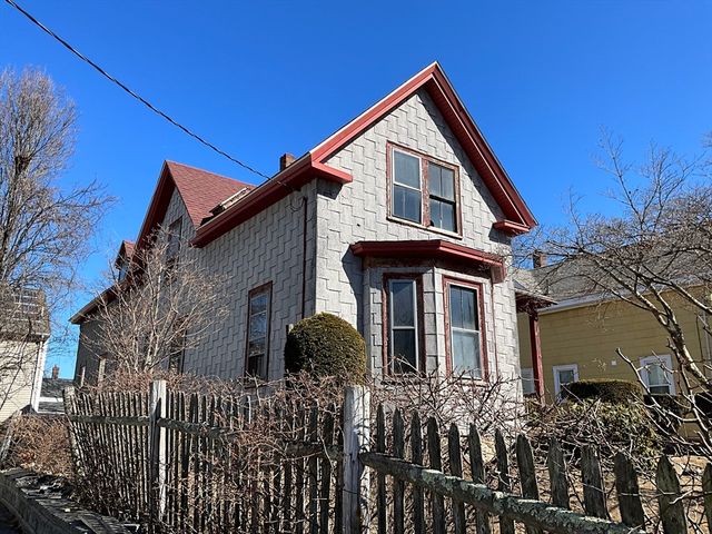 107 West St, Boston, MA 02136