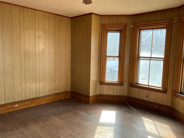 107 West St, Boston, MA 02136