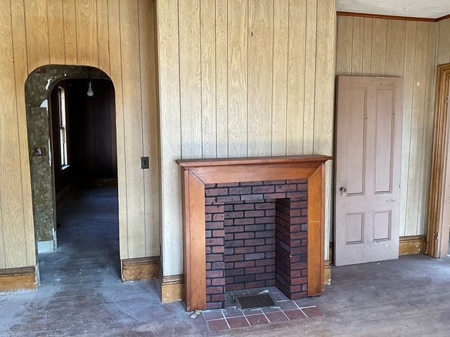 107 West St, Boston, MA 02136