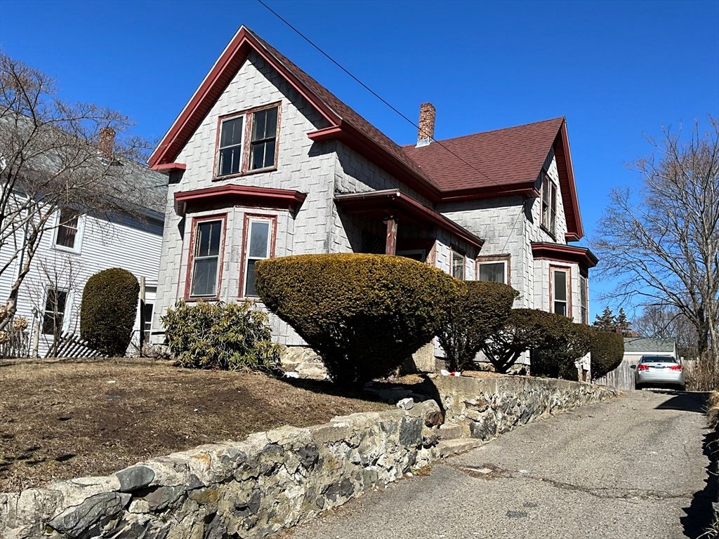 107 West St, Boston, MA 02136