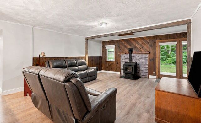 7 Bridal Path, Ashburnham, MA 01430