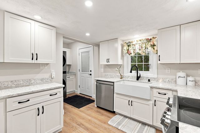 7 Bridal Path, Ashburnham, MA 01430