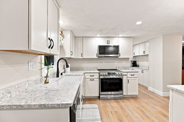 7 Bridal Path, Ashburnham, MA 01430