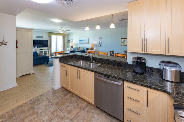 3738 Sandpiper RD B106, Virginia Beach, VA 23456