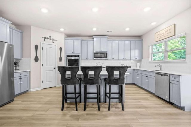 361 Traditions Lane, Hampton, GA 30228