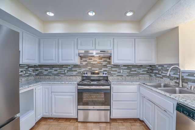 425 Pinon Creek Road SE, Albuquerque, NM 87123