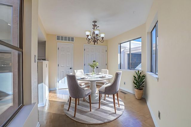 425 Pinon Creek Road SE, Albuquerque, NM 87123