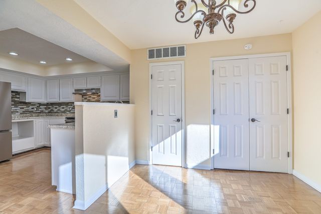 425 Pinon Creek Road SE, Albuquerque, NM 87123