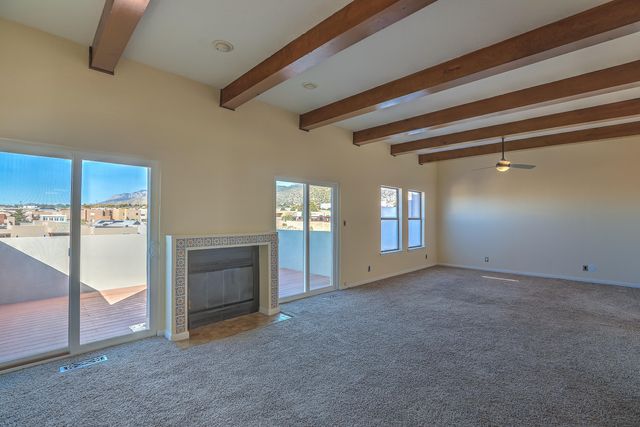 425 Pinon Creek Road SE, Albuquerque, NM 87123