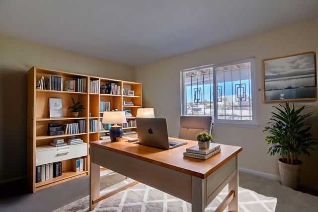 425 Pinon Creek Road SE, Albuquerque, NM 87123