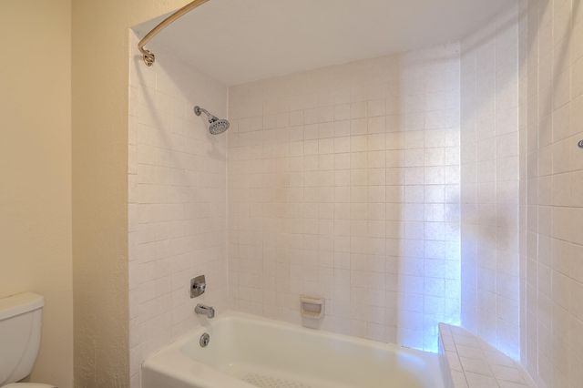 425 Pinon Creek Road SE, Albuquerque, NM 87123