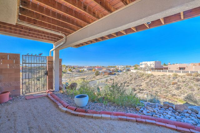 425 Pinon Creek Road SE, Albuquerque, NM 87123