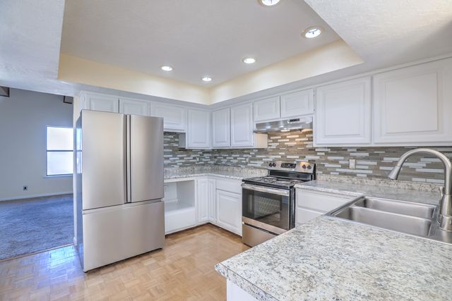 425 Pinon Creek Road SE, Albuquerque, NM 87123