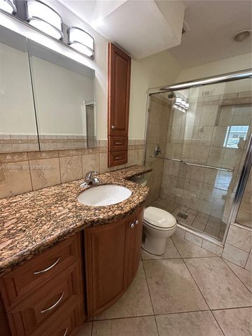 2115 NE 37th Dr 131, Fort Lauderdale, FL 33308