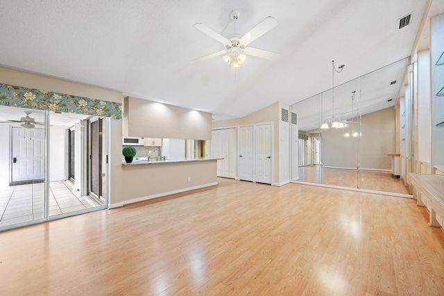 8404 CHAPMAN OAK Court, Palm Beach Gardens, FL 33410