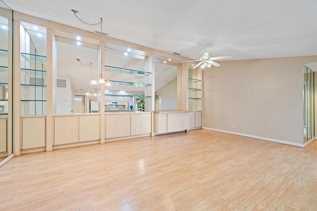 8404 CHAPMAN OAK Court, Palm Beach Gardens, FL 33410