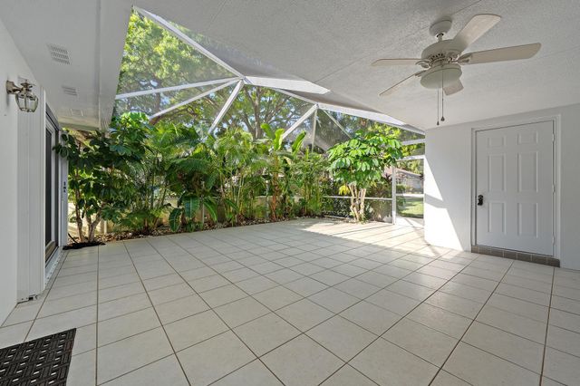 8404 CHAPMAN OAK Court, Palm Beach Gardens, FL 33410