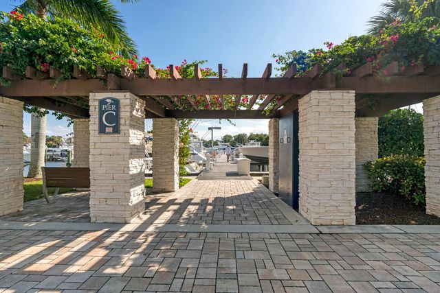 8404 CHAPMAN OAK Court, Palm Beach Gardens, FL 33410