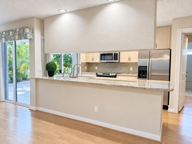 8404 CHAPMAN OAK Court, Palm Beach Gardens, FL 33410
