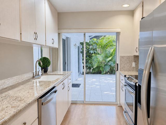 8404 CHAPMAN OAK Court, Palm Beach Gardens, FL 33410