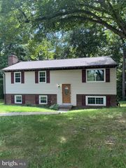 800 DUNLAP ST, Fredericksburg, VA 22407