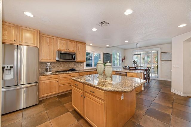 708 Taylor St, Folsom, CA 95630