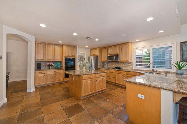 708 Taylor St, Folsom, CA 95630