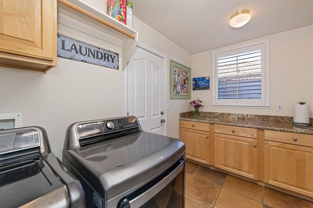 708 Taylor St, Folsom, CA 95630