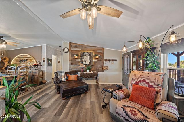 610 W VALLERI ANN Road, Paulden, AZ 86334
