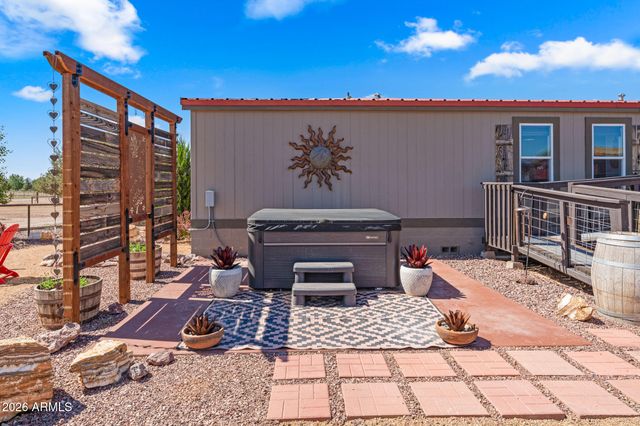 610 W VALLERI ANN Road, Paulden, AZ 86334