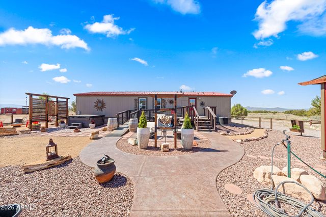 610 W VALLERI ANN Road, Paulden, AZ 86334
