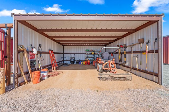610 W VALLERI ANN Road, Paulden, AZ 86334