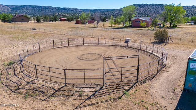610 W VALLERI ANN Road, Paulden, AZ 86334