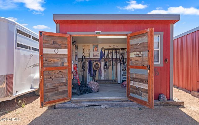 610 W VALLERI ANN Road, Paulden, AZ 86334