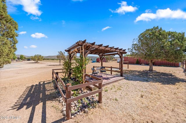 610 W VALLERI ANN Road, Paulden, AZ 86334