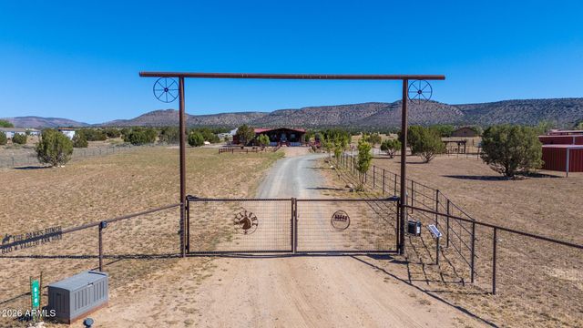 610 W VALLERI ANN Road, Paulden, AZ 86334