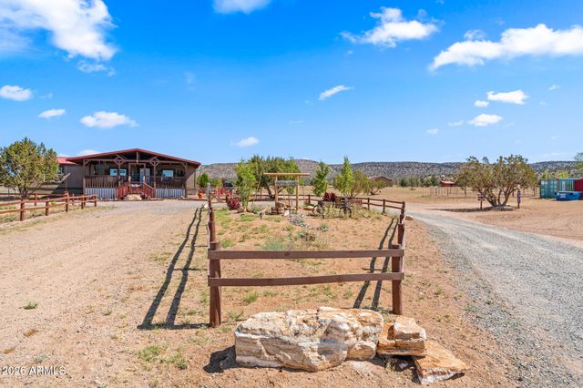 610 W VALLERI ANN Road, Paulden, AZ 86334